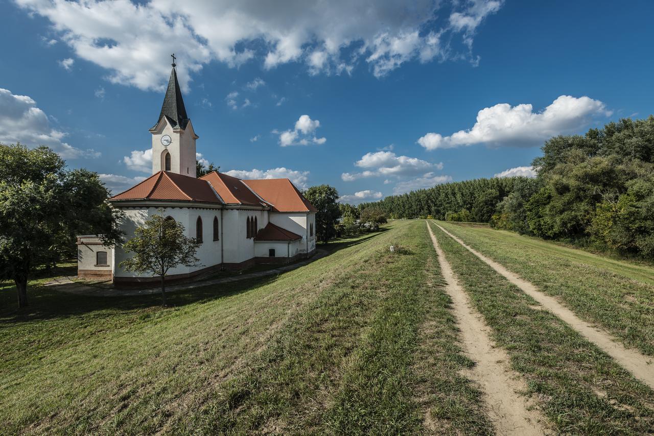 Levendula Hotel Algyo Buitenkant foto